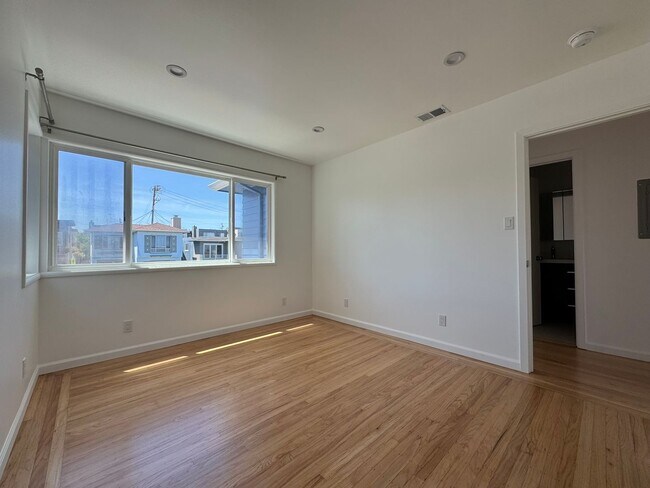 Building Photo - 14 Ocean Grove Ave