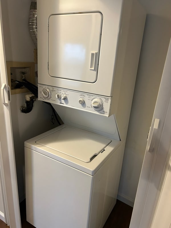 Building Photo - 149 Tulip Ln