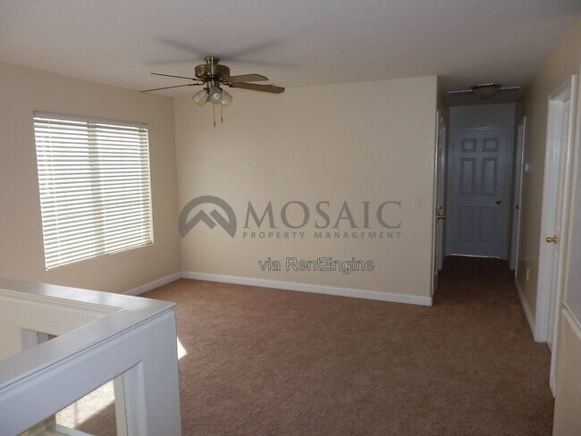 Building Photo - 2106 E Briarwood Terrace