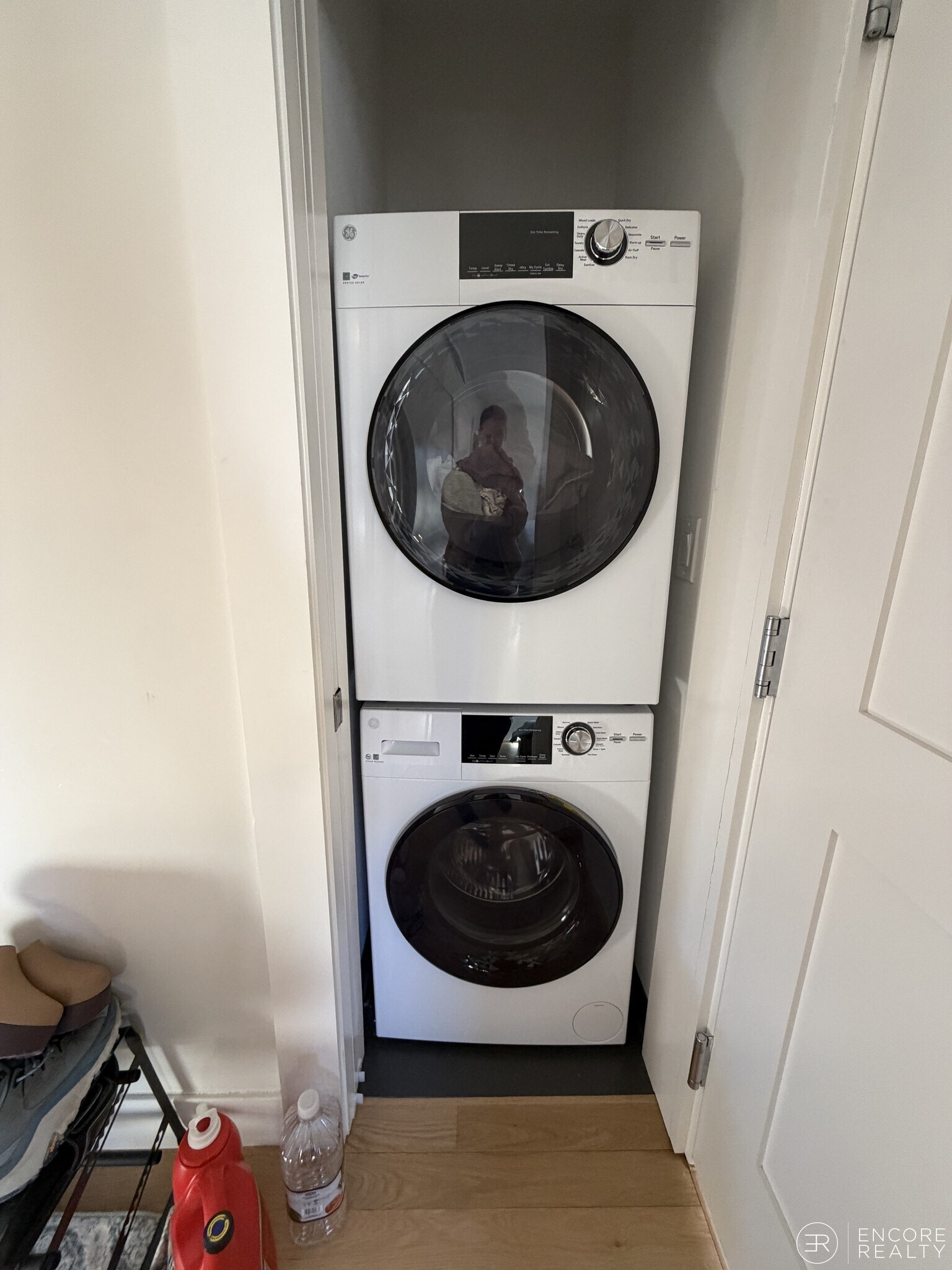 Building Photo - 208-210 Banks St. Unit 3