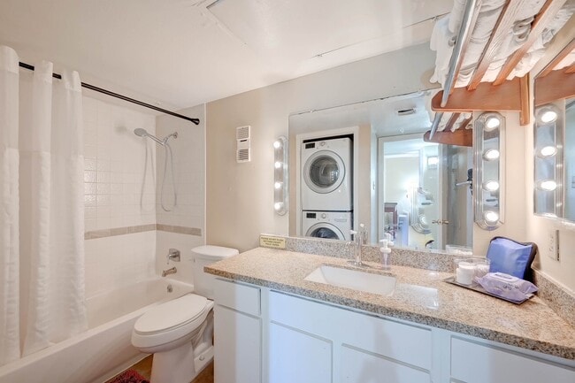 Building Photo - 8433 Hearth Dr