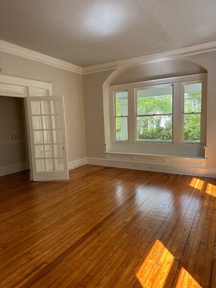 Front Bedroom - 114 S 5th Ave
