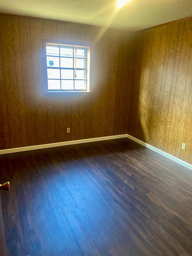 Building Photo - 2237 W Rose St