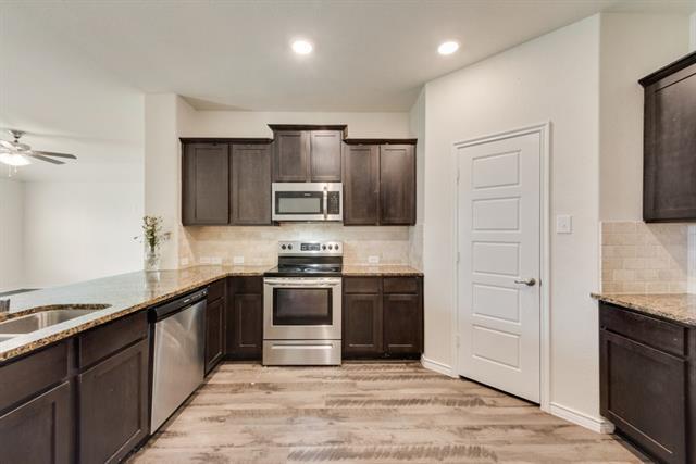 Building Photo - 112 Lazy Berry Way