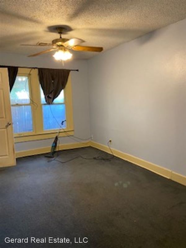 Building Photo - 342 College Dr