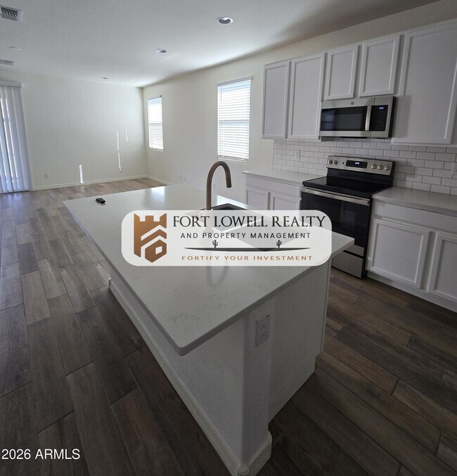 Building Photo - 2117 N 209th Ln