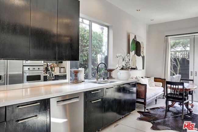 Building Photo - 2425 Clement Ave