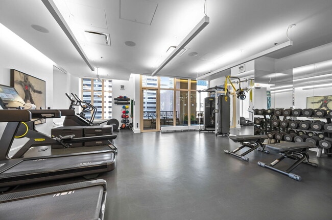 Building Photo - 118 E Erie St