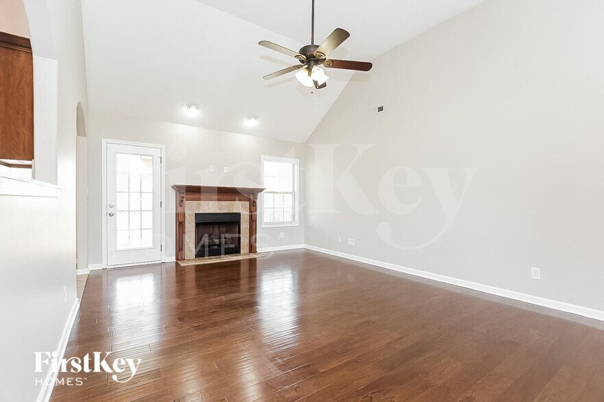 Building Photo - 1458 Raven Rd