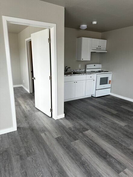 Building Photo - 3519 S 56th St