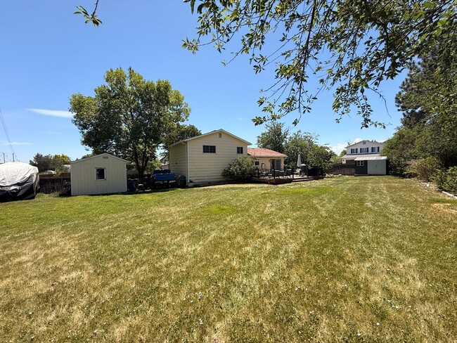 Building Photo - Comfortable Living in the Heart of Broomfield