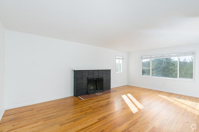 2BR, 2BA - 800SF - Living Room - The Samantha