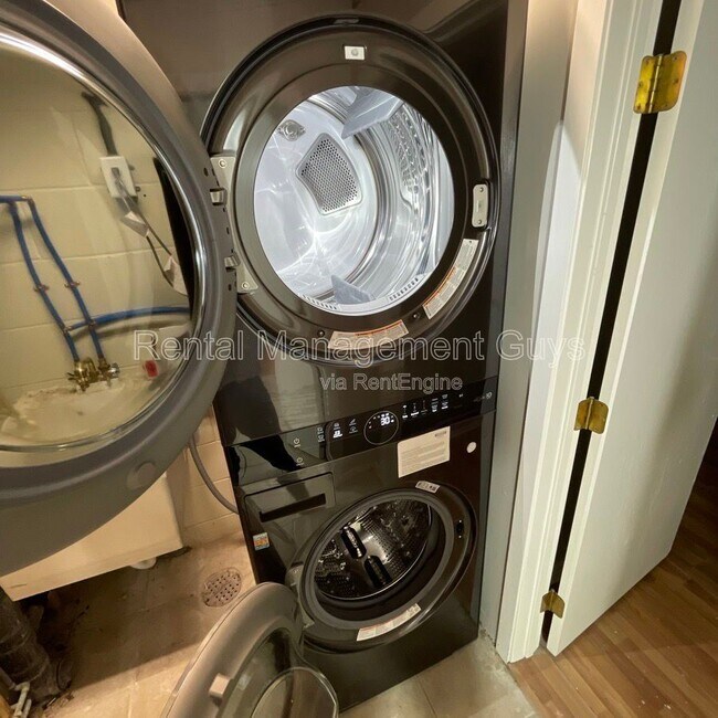 Building Photo - 8229 Halifax Ct N