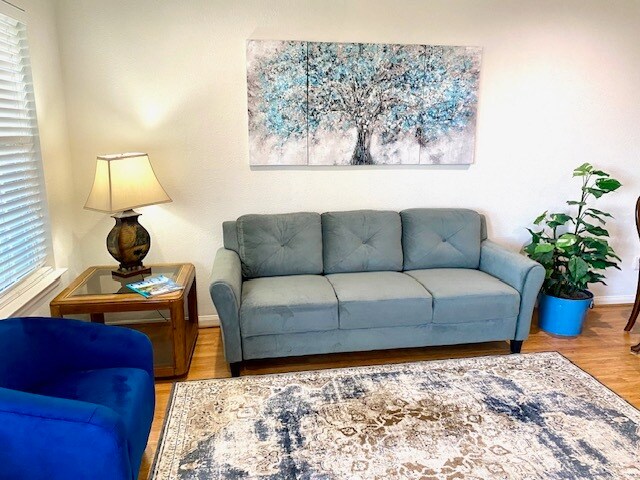 Building Photo - 1404 April Villa W