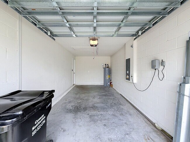 Building Photo - 3210 Suncoast Plains Dr