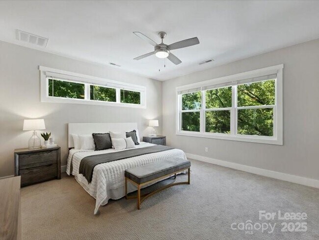 Building Photo - 1615 Chatham Ave