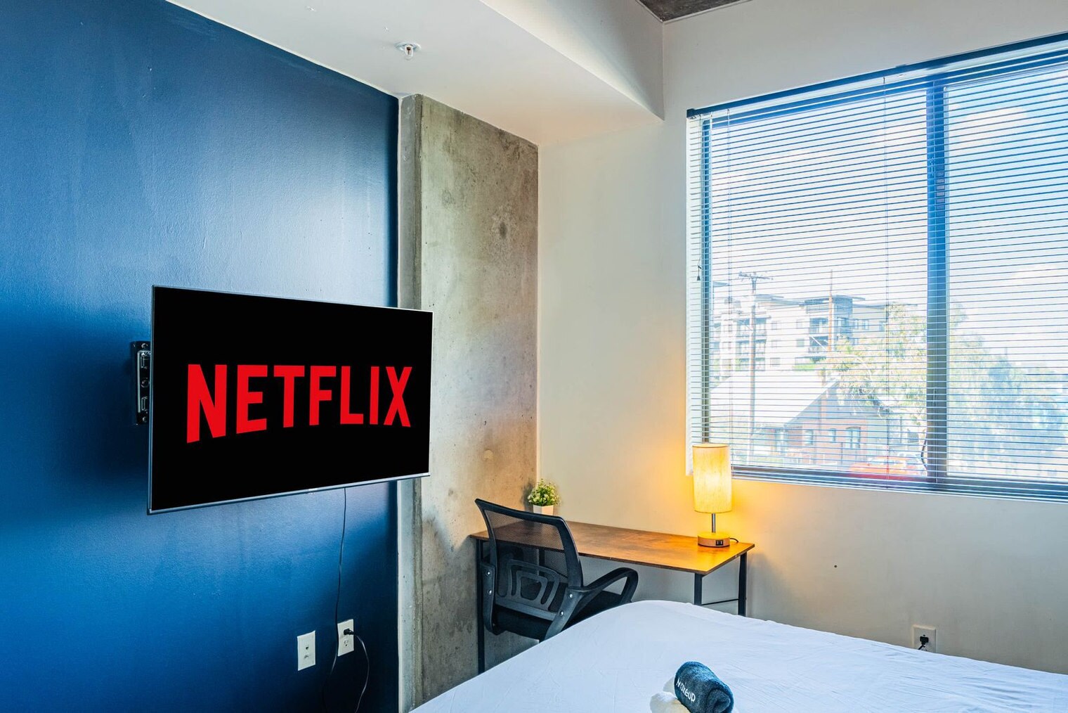 Building Photo - 333 E Roosevelt St