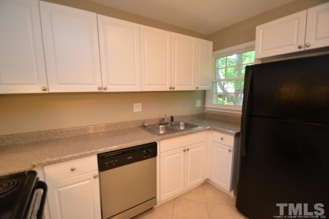 Building Photo - 7801 Fairmont Ct