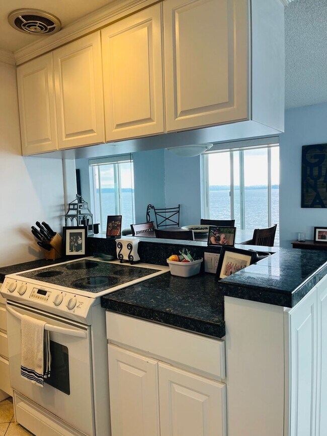Building Photo - Kirkland Waterfront Condo Available Now! S...