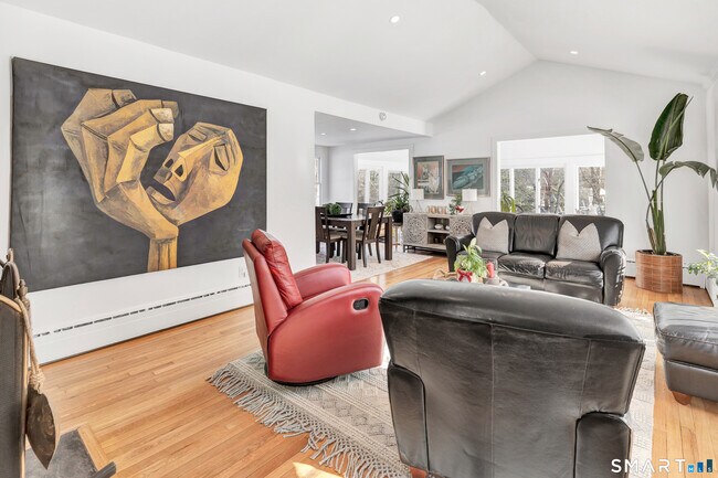 Building Photo - 70 Cranbury Rd