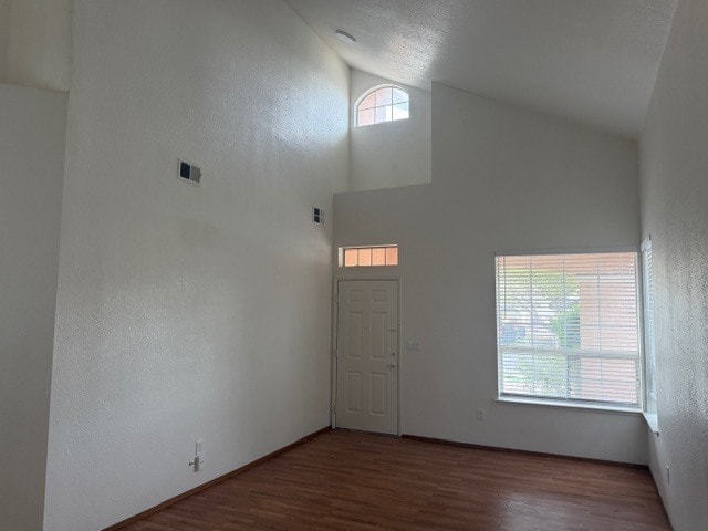 Building Photo - Tracy 3 Bedroom 2.5 Bathroom Home