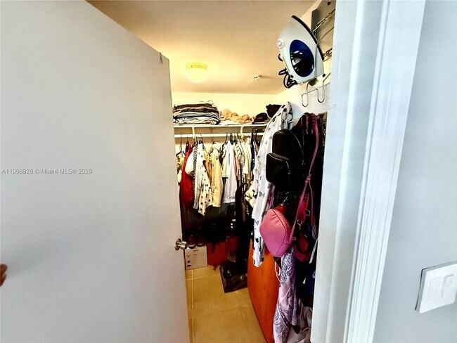 Building Photo - 498 SW 2nd St