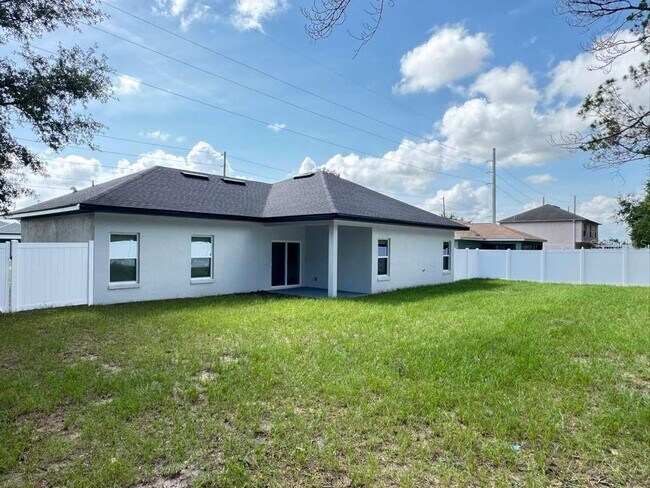 Building Photo - 13376 SW 49th Ave