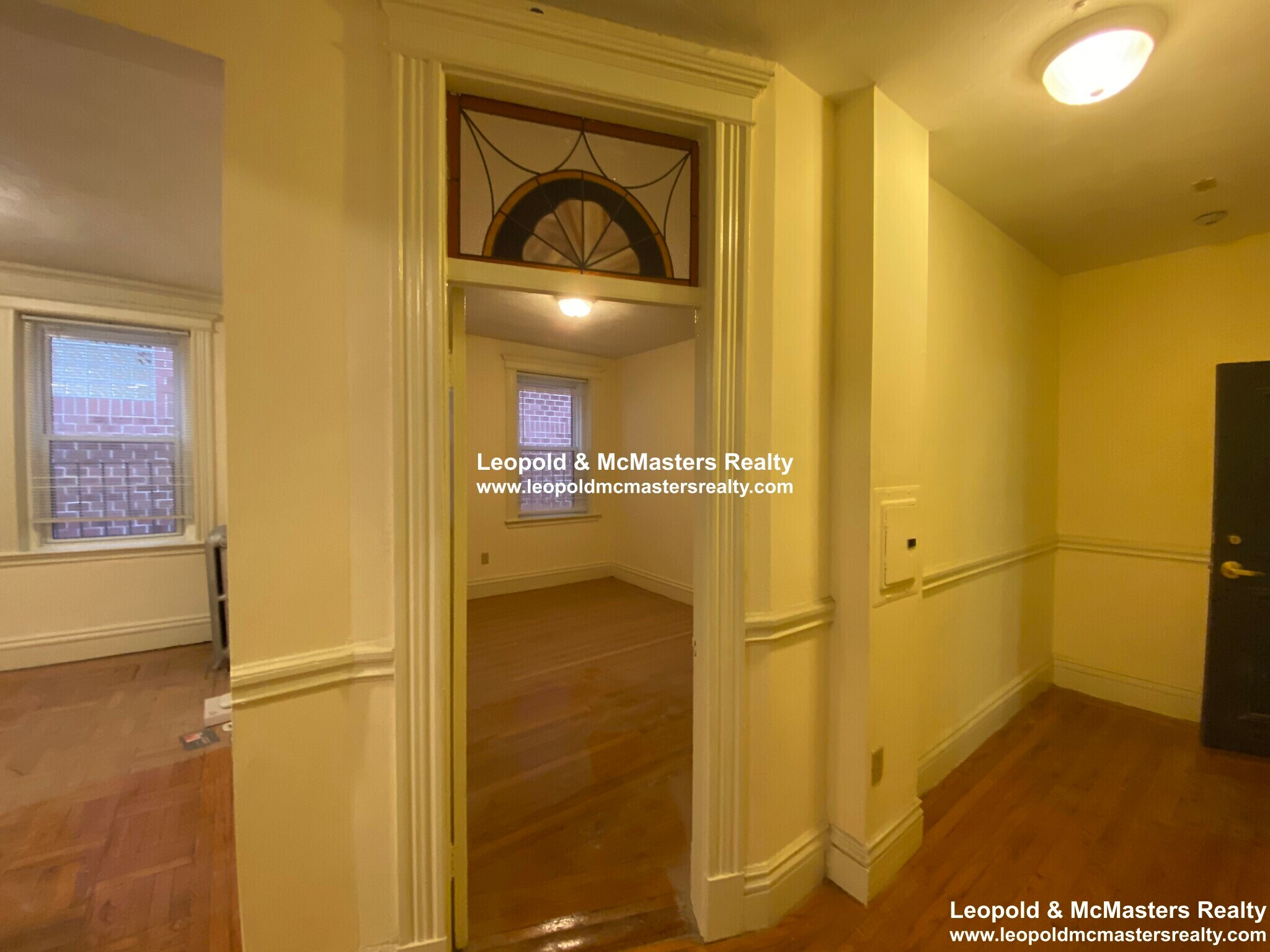 Building Photo - 48 Queensberry St
