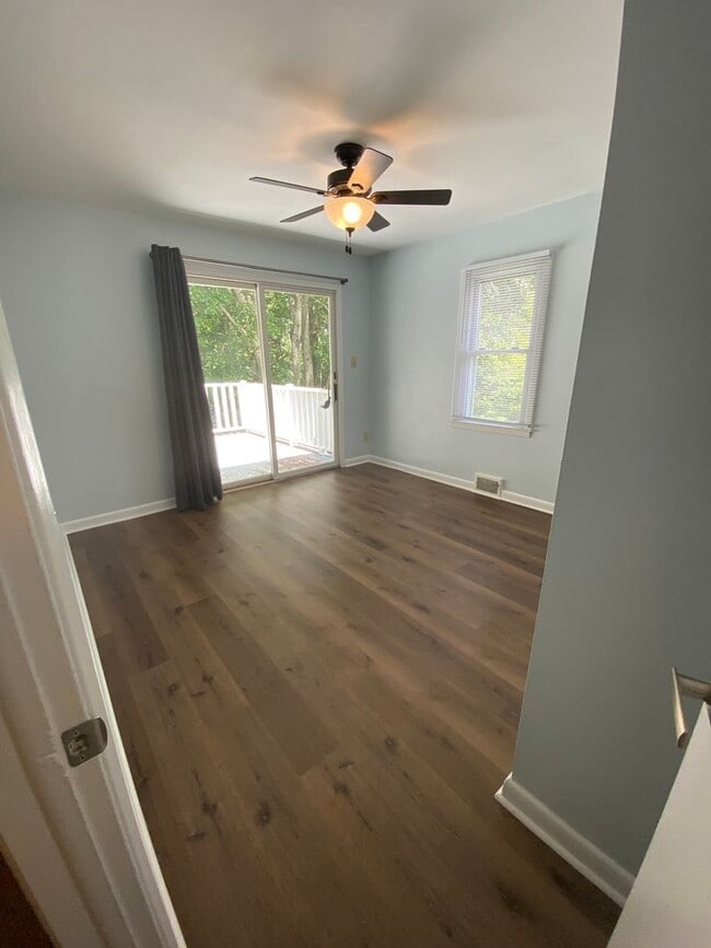 Building Photo - Downtown West Jefferson Living – 3BR Home with Deck & Carport