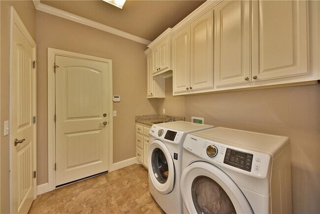 Building Photo - 16828 Little Leaf Ln