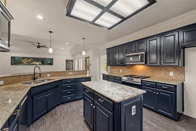 Building Photo - 2101 Tarrant Ln