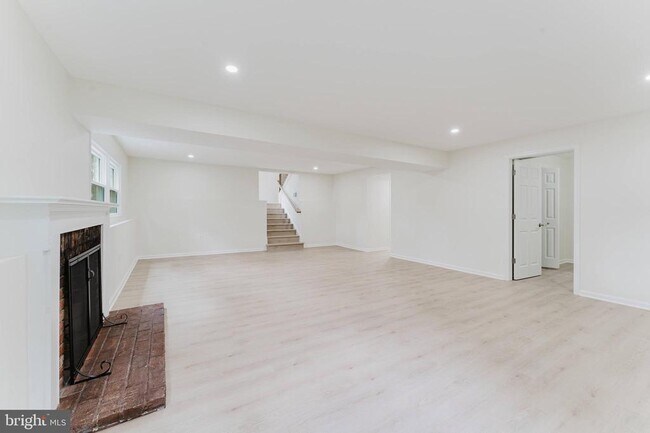Building Photo - 7107 Sontag Way