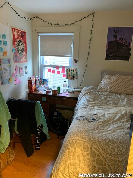 Building Photo - 2 Shepherd Ave