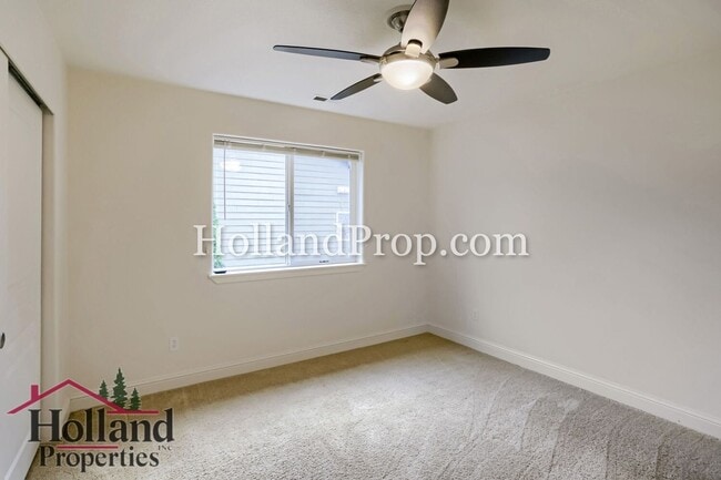 Building Photo - Must See, Beautiful 4 bedroom home in Hillsboro