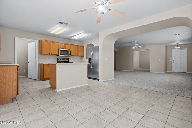Building Photo - 589 W Jardin Loop