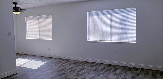 Building Photo - 328 Duchess Ave