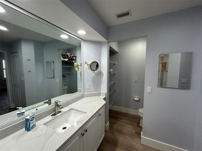 Building Photo - 3702 54th Dr W