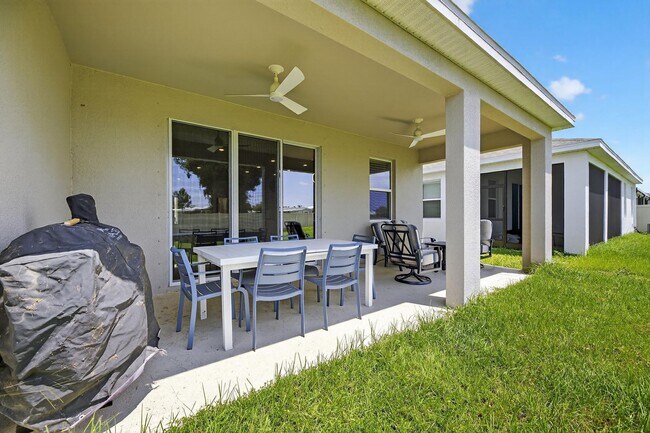 Building Photo - 4 Bedroom / 2 Bath House