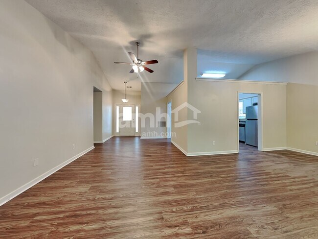 Building Photo - 3670 Sugarbrook Dr