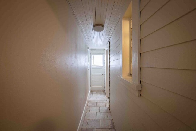 Building Photo - Georgia Street