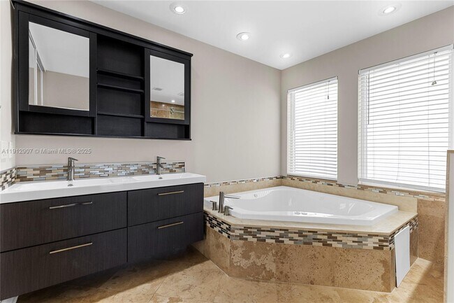 Building Photo - 15777 NW 10th St