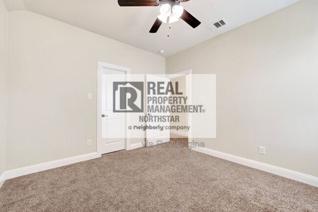Building Photo - 4027 Quincy St