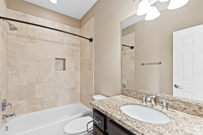 Building Photo - 1411 Elgin St