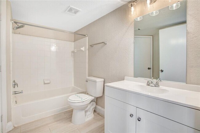 Building Photo - 2214 Grand Cayman Ct