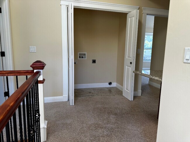 Building Photo - 449 Park Ridge Pl