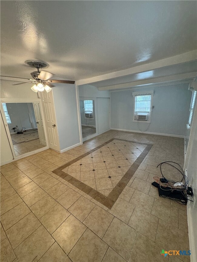 Building Photo - 1705 Holly St