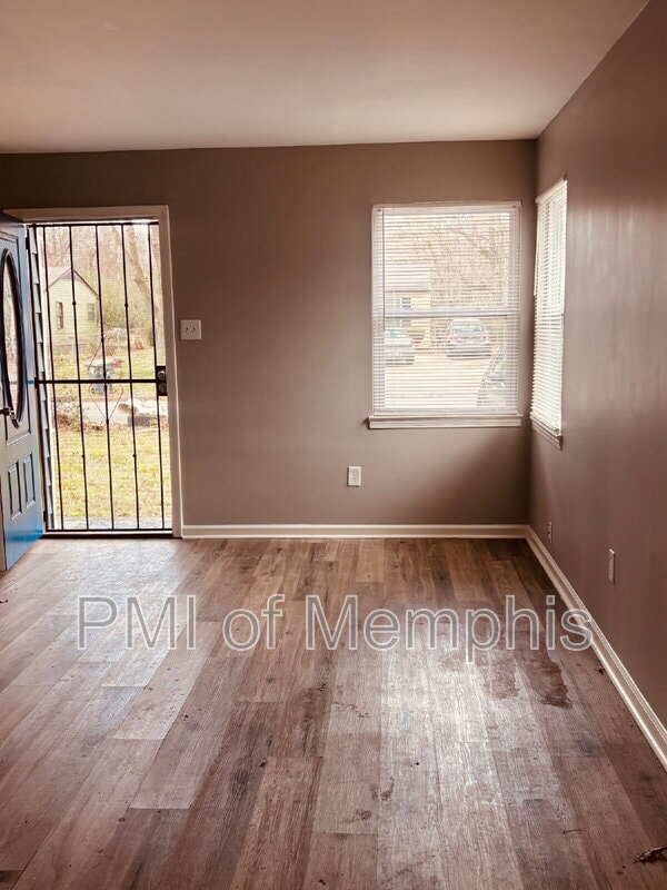 Building Photo - 345 Washburn Dr