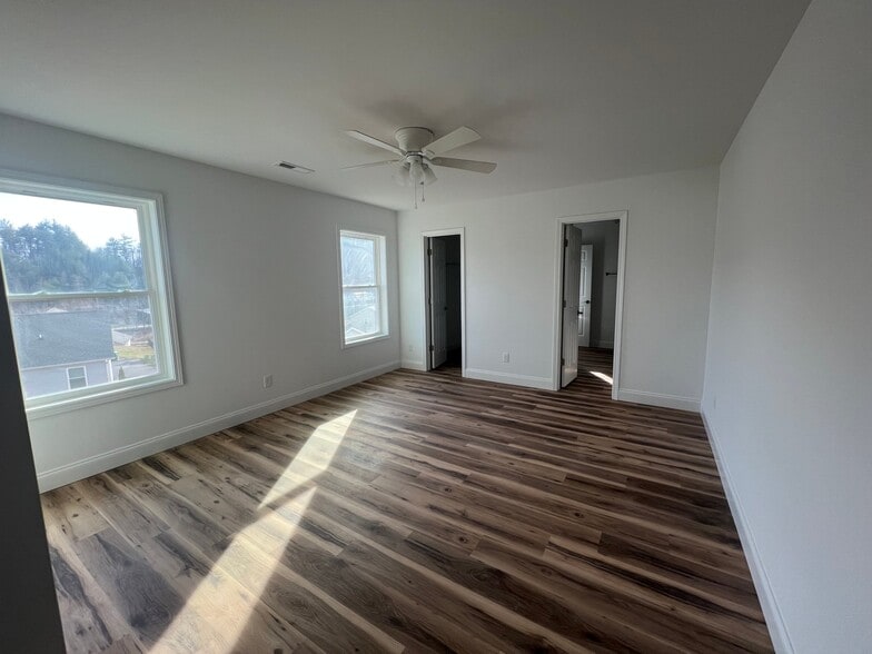Building Photo - 180 Patriot Pl