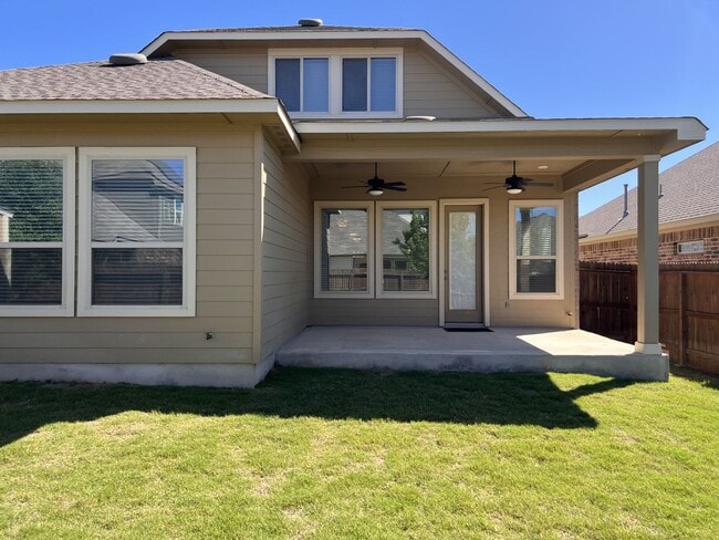 Building Photo - 10215 High Noon Dr