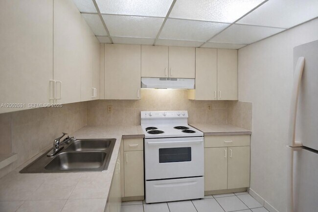 Building Photo - 5755 W 20th Ave